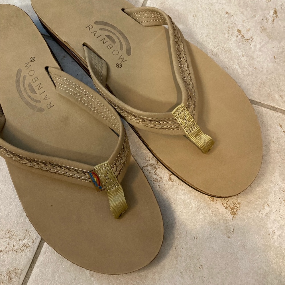 Women’s sz 8 1/2-9 1/2 Rainbow Brand flip flops
